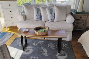 TV, offices - Quintessential coastal studio with beach access, BBQ area, patio, & water views (Yarmouth)