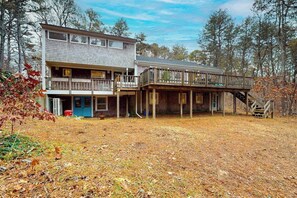 Exterior - Peaceful Cape retreat with extra sleeping loft w/ 3 beds, foosball, deck & yard (Wellfleet)