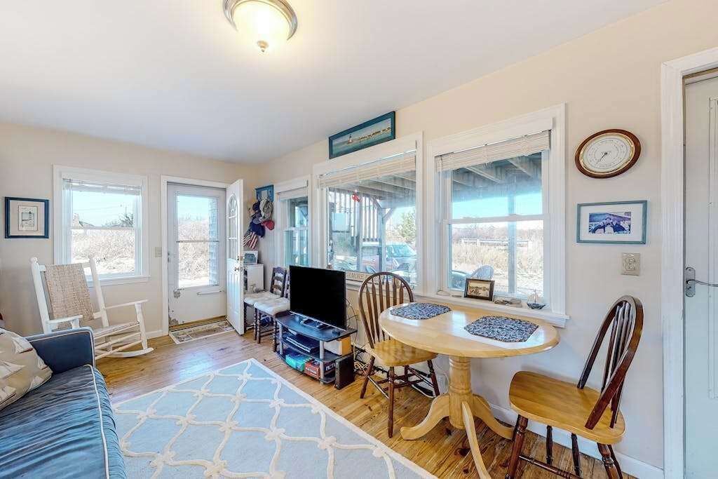 TV, DVD player, stereo, offices