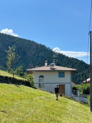 Exterior - Anika's Home with Private Garden (Dorà)