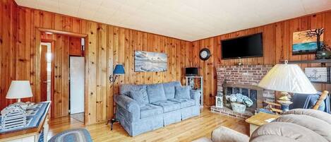 TV, DVD player, offices