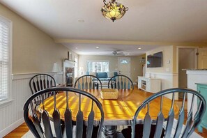 Dining - Classic home with deck, patio & yard - walk to Cockle Cove & Forest Beaches (South Chatham)