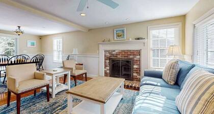 Classic home with deck, patio & yard - walk to Cockle Cove & Forest Beaches