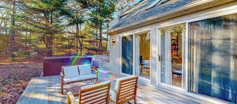 Charming home with private hot tub, firepit, deck, grill, outdoor shower, AC