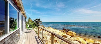Lovely oceanfront cottage with deck, grill, & panoramic views