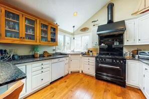 Fridge, microwave, oven, stovetop - Stylish Orleans home with spacious deck - near bay & ocean beach (Orleans)