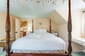 Iron/ironing board, WiFi, bed sheets - Stylish Orleans home with spacious deck - near bay & ocean beach (Orleans)