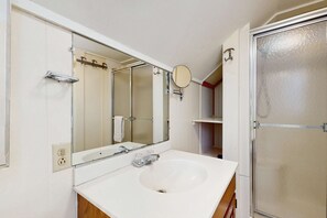 Shower, towels - Heart of Provincetown 2nd Floor Condo w/  Ocean View, & Rooftop Deck! (Provincetown)
