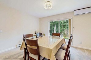 Dining - Comfortable family getaway near the beach with patio, grill, WiFi and AC (West Yarmouth)
