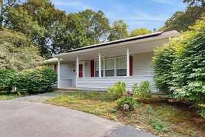 Exterior - Comfortable family getaway near the beach with patio, grill, WiFi and AC (West Yarmouth)
