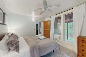 WiFi, bed sheets