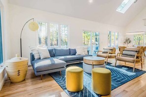 TV, fireplace, offices - New-build retreat with furnished deck, fireplace, & washer/dryer - near beaches (Wellfleet)