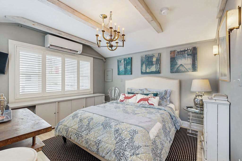 Little Gem Of A Cottage With Ac, Kitchen Essentials & Easy Walk To Beach & Town - Provincetown, MA