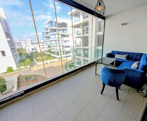 Living area - Sindibad Resort Luxury Suite Near Morocco Mall (Dar-el-Beida)