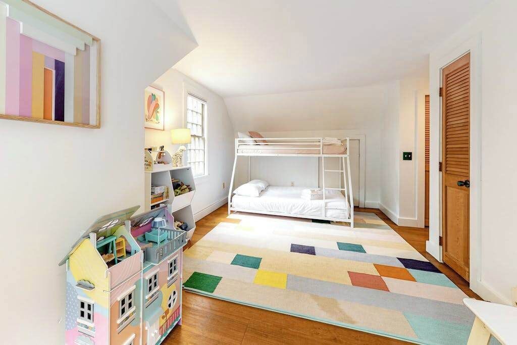 Iron/ironing board, travel cot, WiFi, bed sheets