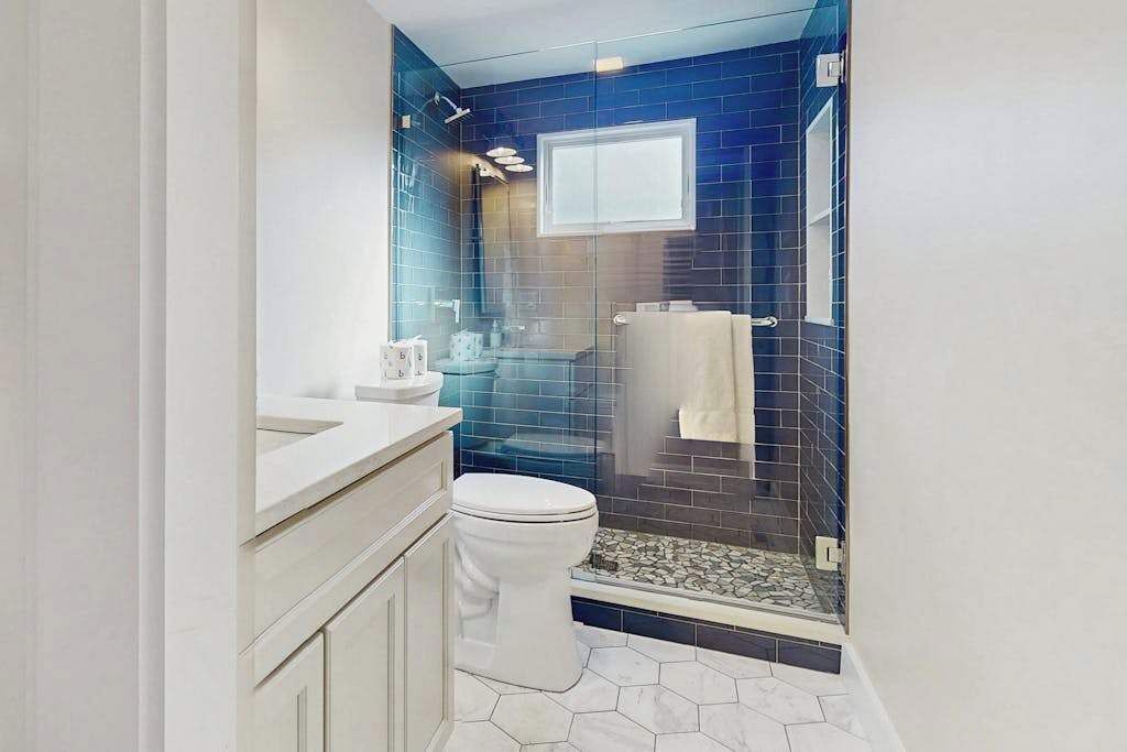 Shower, towels