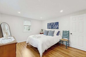 Iron/ironing board, WiFi, bed sheets - Cozy coastal home close to the bay with large deck, fenced yard, AC & beach gear (West Yarmouth)