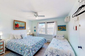 Iron/ironing board, WiFi, bed sheets - Cozy condo retreat with harbor views and perfect Provincetown location (Provincetown)