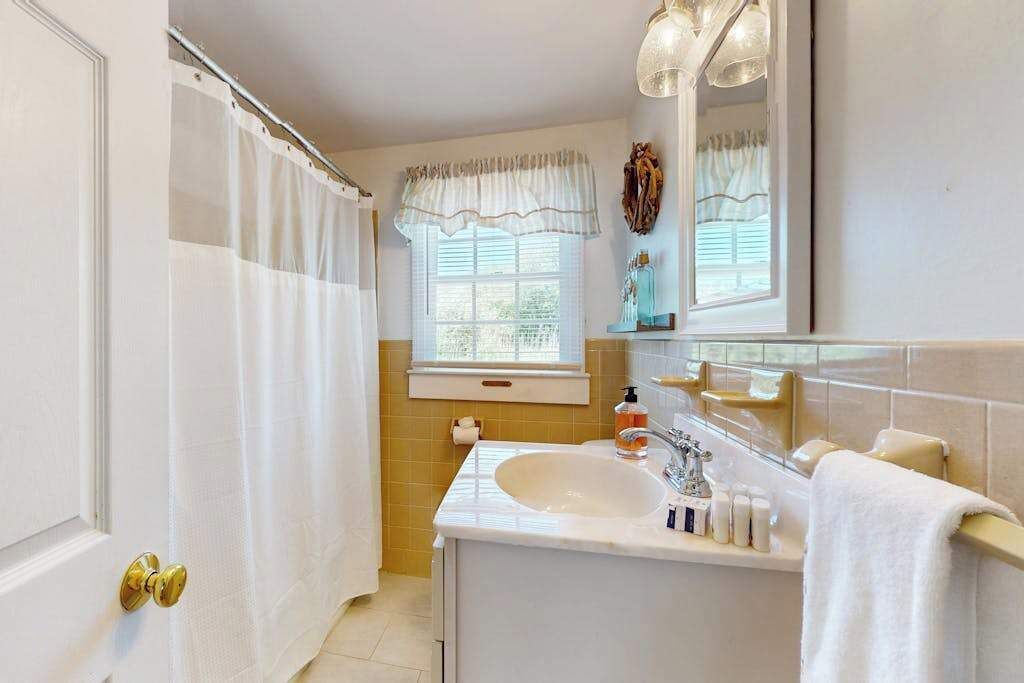 Een douche, een haardroger, handdoeken