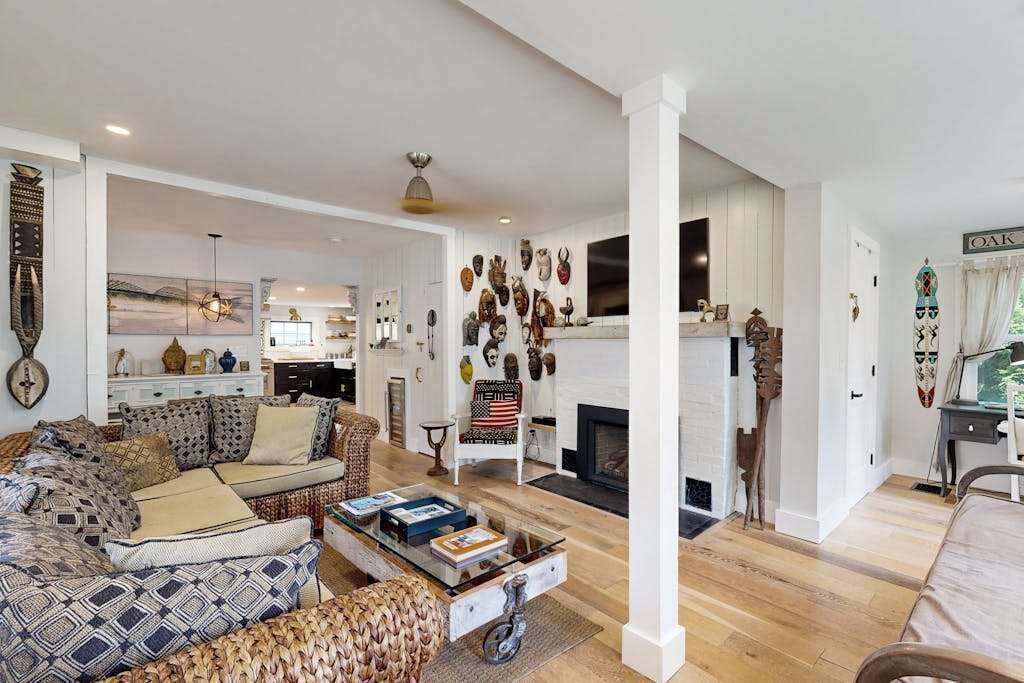 Updated House Close To Town And Beach With Patio, Ac, And Games - Massachusetts