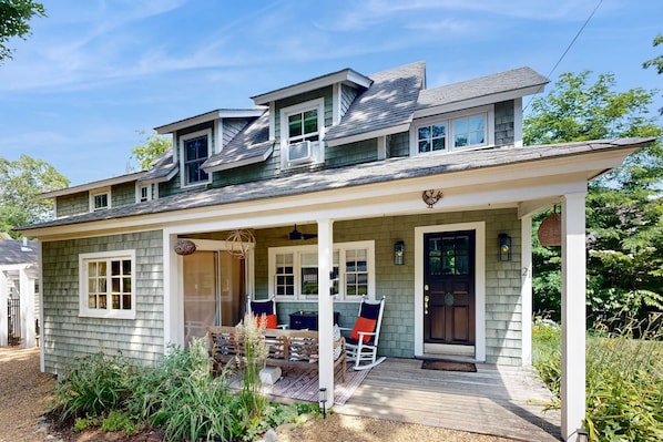 Exterior - Updated house close to town and beach with patio, AC, and games (Oak Bluffs)