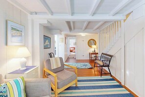 Interior - Family friendly, walking distance to town, harbor, shops, restaurants, beaches (Oak Bluffs)
