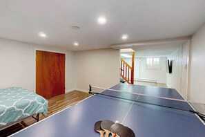 Games room - Biking, Beaches, & Private Backyard Perfect For Grilling (North Falmouth)