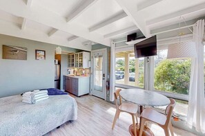 WiFi, bed sheets - Charming coastal studio with private beach access, scenic patio, grill, & games (North Truro)