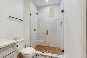 Shower, towels - Modern Luxe on the Cape | Sleek Design, Central Air, Serene Views (Mashpee)