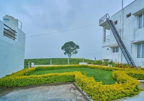 Deluxe Double Room | Property grounds