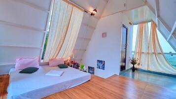 Villa, Balcony, Mountain View | Desk, free WiFi, bed sheets