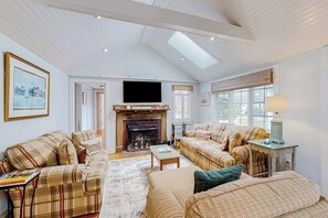 Living area - Tree-lined home with lovely yard, decks & private beach access - walk to town (West Hyannisport)