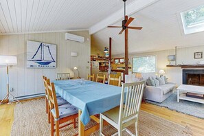 Dining - Drummer Cove Retreat | House in Wellfleet (Wellfleet)