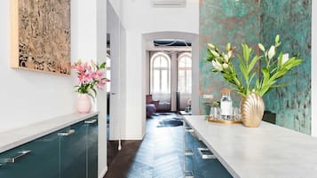 The Gallery - Rothko 1-bed apartment | Coin séjour