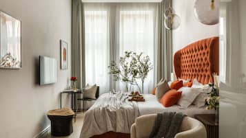 Superior Apartment, Balcony | Laptop workspace, iron/ironing board, free WiFi