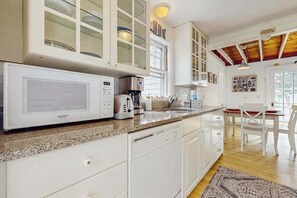 Fridge, microwave, oven, stovetop - Pocasset Island Hideaway (Bourne)