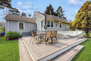 Outdoor dining - Pocasset Island Hideaway (Bourne)
