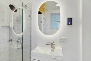 Shower, hair dryer, towels - Stylish seaside escape with harborview rooftop deck, patio & steps to nightlife (Provincetown)