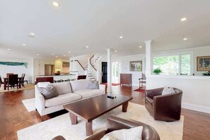 TV, DVD player, stereo, offices - Luxe lakefront home on Follins Pond with private beach, amazing decks & yard (Yarmouth Port)