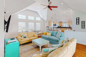 TV, table football, offices - Renovated canal home with private pool, dock, roof deck, ocean/bay view, wet bar (Virginia Beach)