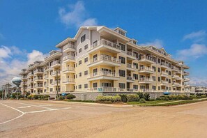 Exterior - Ocean view condo with balcony, WiFi, on-site pool/gym & easy beach access (Virginia Beach)