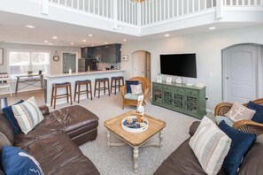 TV, DVD player, offices - Trendy home steps from beach access w/private outdoor pool, gas grill, balcony (Virginia Beach)