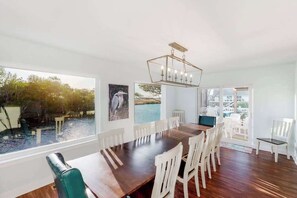 Dining - Waterfront home on a bay canal with private pool, foosball, Ping-Pong, fast WiFi (Virginia Beach)