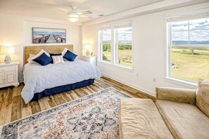 WiFi, bed sheets - Bay-view condo w/Free Wifi,  pools, outdoor shower, gym, lanai & beach access (Virginia Beach)