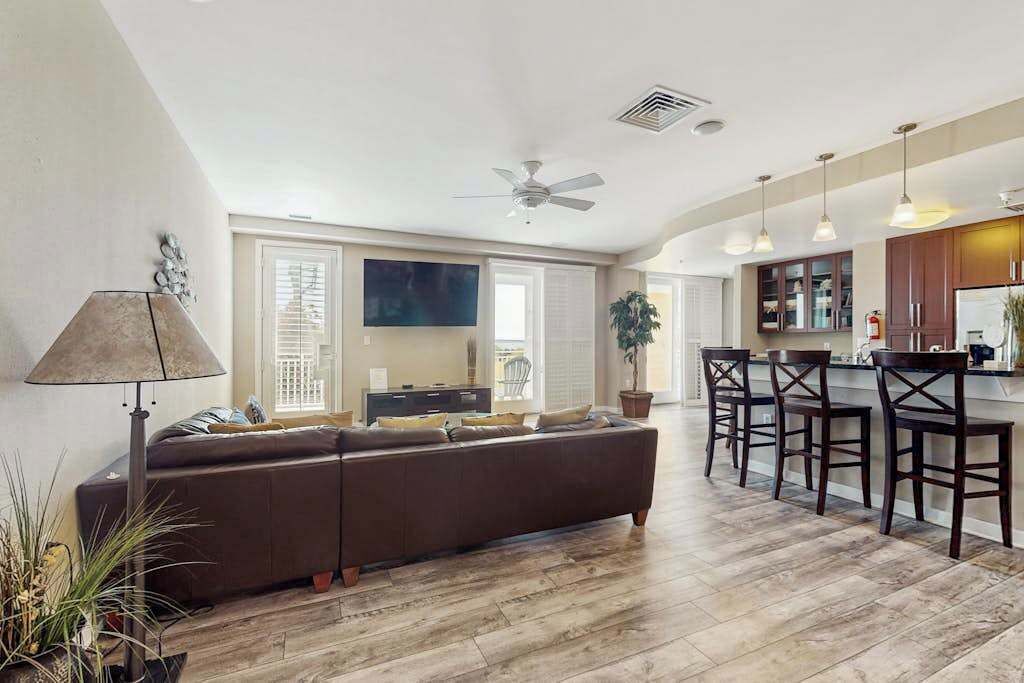 Bayside Condo Off The Pool With Amazing Sunset View & Gym - Sandbridge Beach, VA