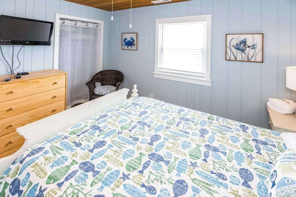 WiFi, bed sheets
