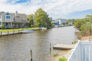 Terrace/patio - Canal-front home w/private pool, hot tub, fishing dock, walk to the beach,2 dogs (Virginia Beach)