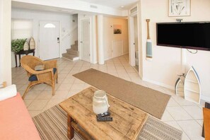 TV, offices - Canal-front home w/private pool, hot tub, fishing dock, walk to the beach,2 dogs (Virginia Beach)
