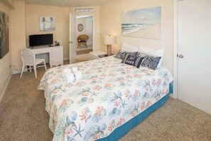 WiFi, bed sheets - Canal-front home w/private pool, hot tub, fishing dock, walk to the beach,2 dogs (Virginia Beach)