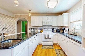 Fridge, microwave, oven, stovetop - Dog-Friendly, Ocean View Beach Retreat w/Private Outdoor Pool, Decks & A/C (Virginia Beach)